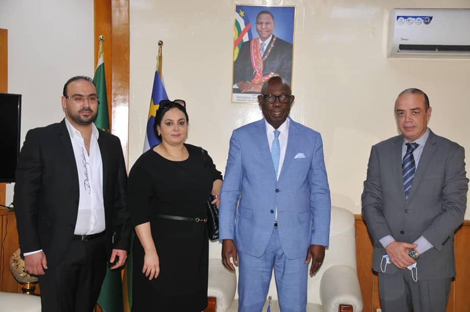 photo de Famille : Mme Rouin Imen, directrice des relations extérieures de la Clinique Montplaisir de Tunis.