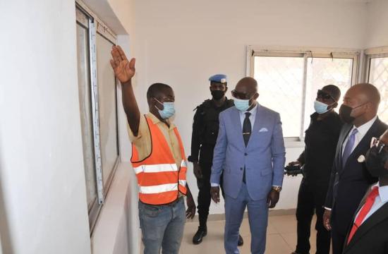 Le premier ministre Félix Moloua constate de visu l'évolution des travaux de construction d'un port sec à Bangui